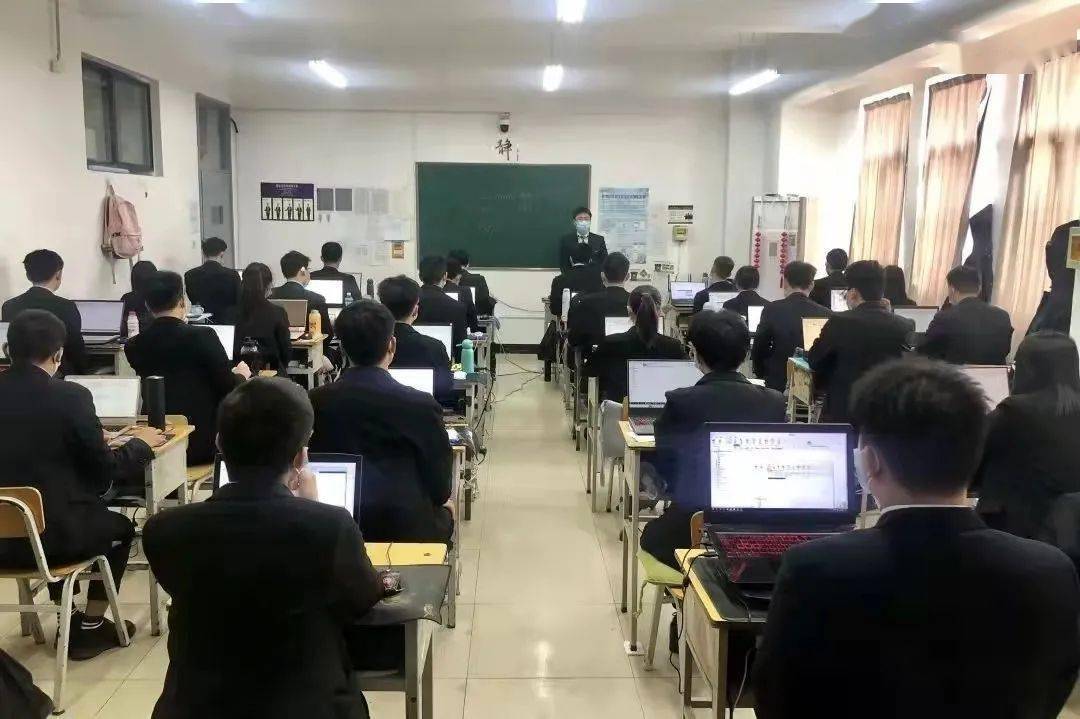 八維教育培訓(xùn)學(xué)校python編程語言學(xué)習(xí)