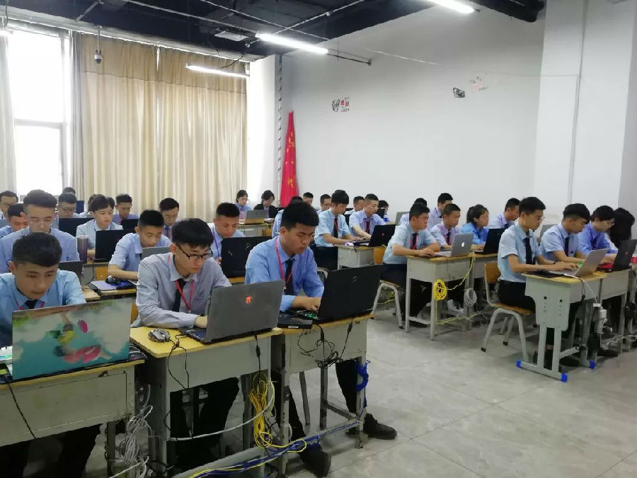 八維教育培訓(xùn)學(xué)校人工智能專業(yè)就業(yè)前景廣闊