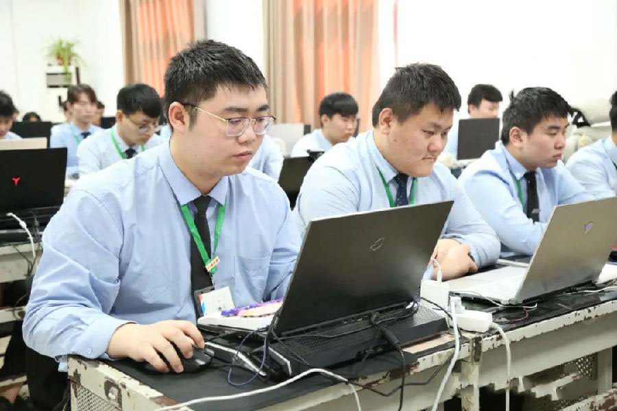 八維學校用專業的數字化技能打造你的專業成功人生