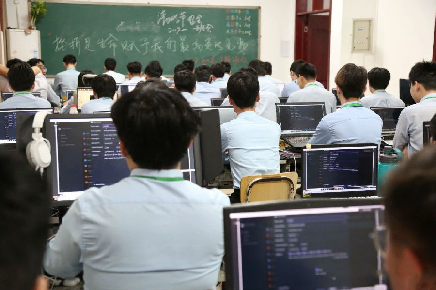 八維教育開啟數字化專業技術能力培養解鎖學子數字化技術天賦