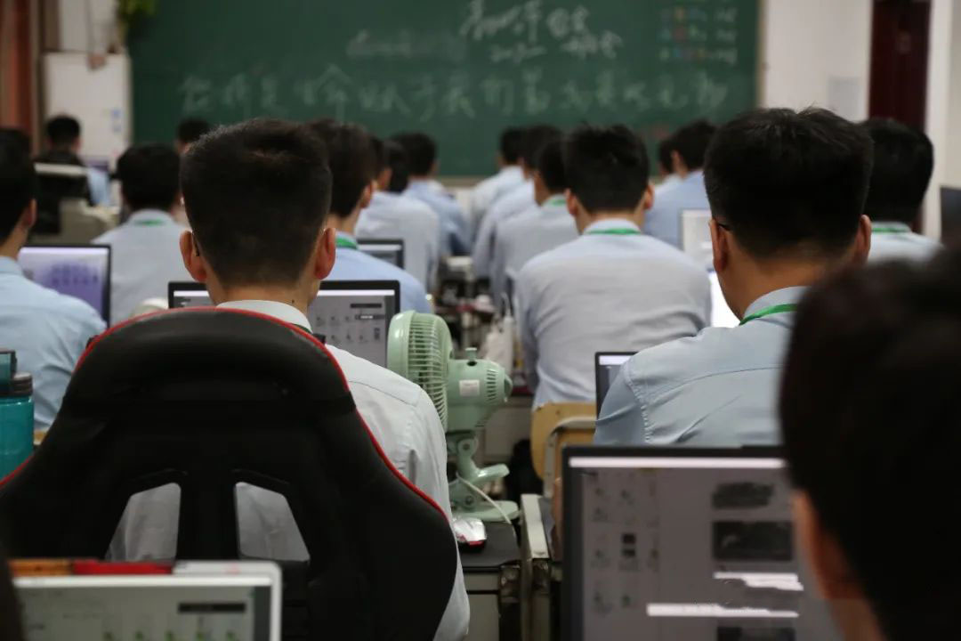 八維教育貼近行業需求打造人工智能領域領軍人才