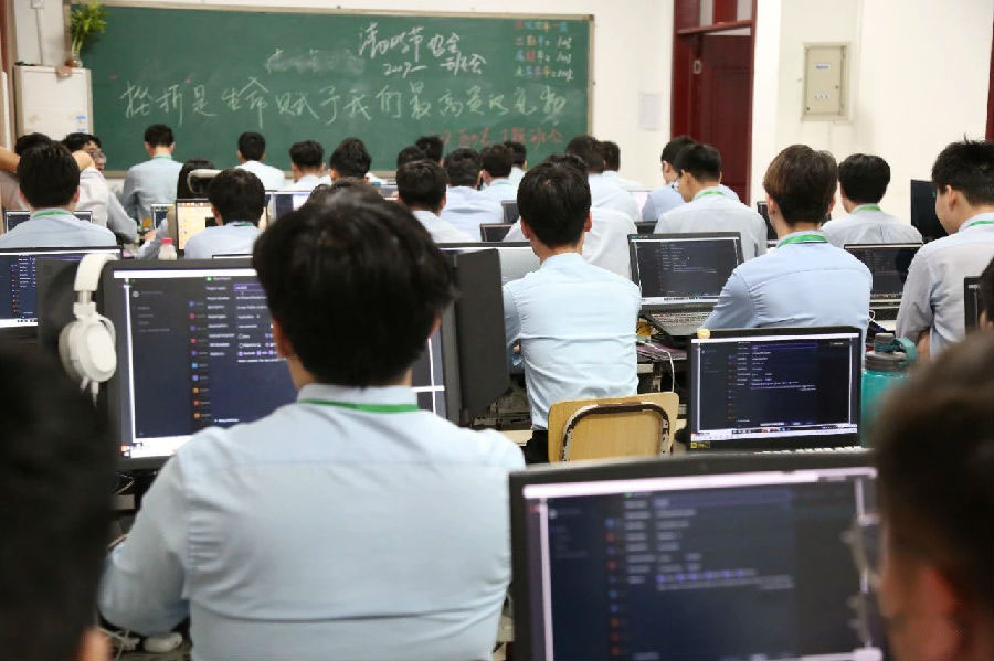 八維教育貼近行業需求打造人工智能領域領軍人才