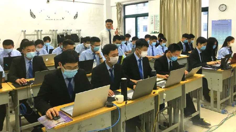 八維學校探索數字化發展潮流為數字化技術追求打造舞臺
