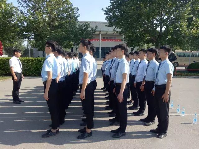 八維教育特色班級引領技術潮流塑造行業精英