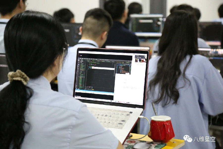 八維職業學校帶你了解java工程師適合女生嗎