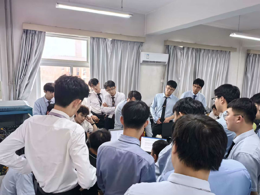 八維職業(yè)學(xué)校國(guó)際新媒體連續(xù)19個(gè)月百分百就業(yè)喜報(bào)來嘍～