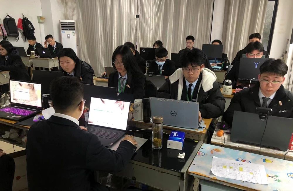 八維教育職業(yè)學校塑造全棧精英領航職業(yè)教育新篇章