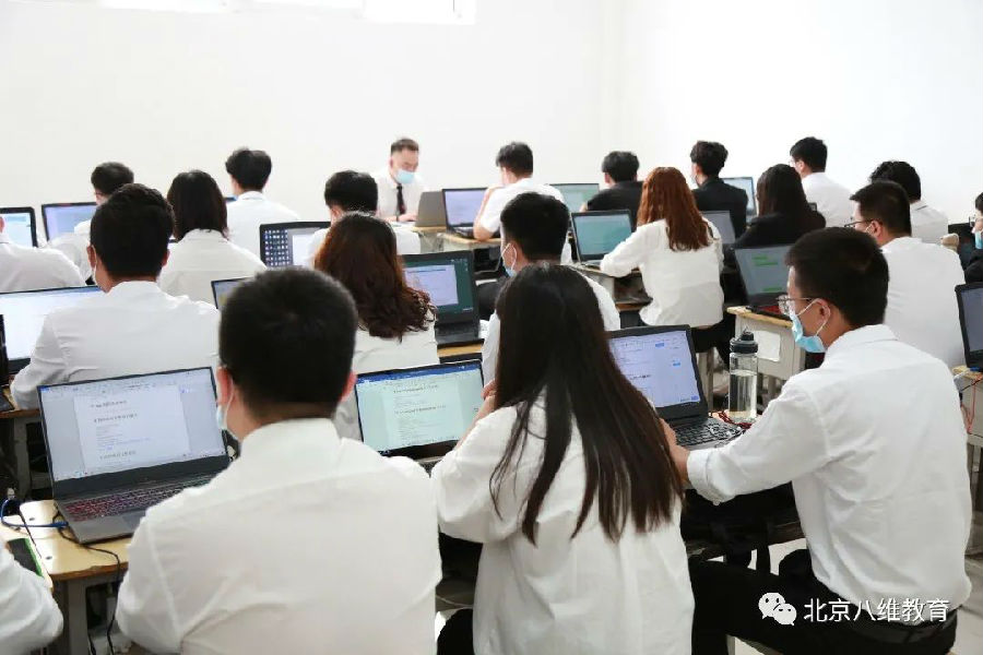 江蘇宿遷八維教育職業(yè)學(xué)校孕育軟件領(lǐng)域的未來之星鋪就你的輝煌職業(yè)之路