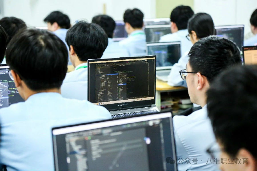 北京人工智能培訓機構哪個口碑好推薦八維職業學校的理由
