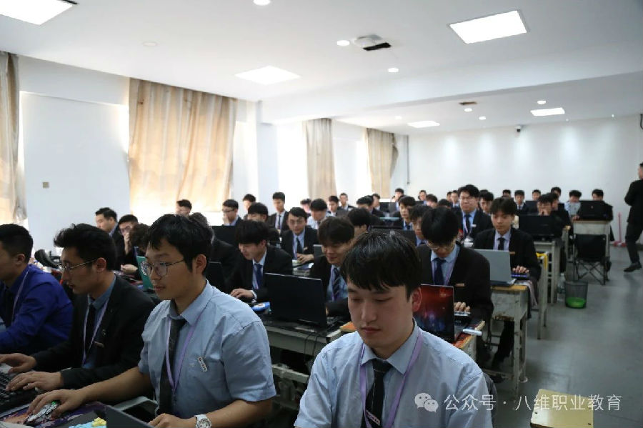 八維教育北京校區(qū)云計算專業(yè)最新就業(yè)喜報來襲