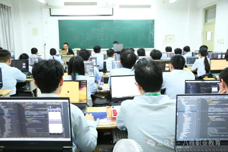 江蘇宿遷八維學(xué)校深耕云計算領(lǐng)域解鎖科技新未來
