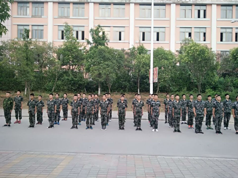 江蘇宿遷八維學(xué)校數(shù)字技術(shù)浪潮的弄潮兒打造未來數(shù)字精英的搖籃