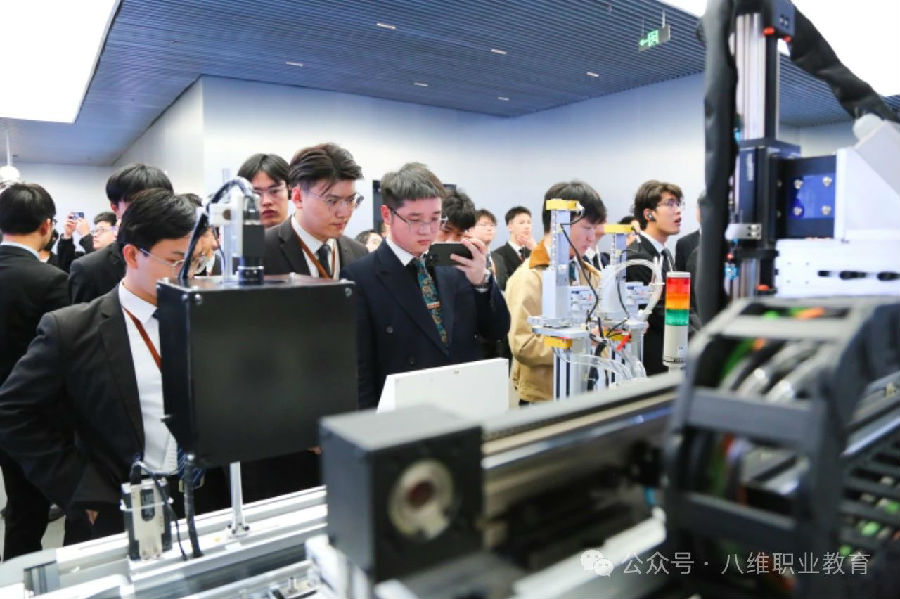 八維職業學校開啟智慧未來新航程引領科技新時代潮流