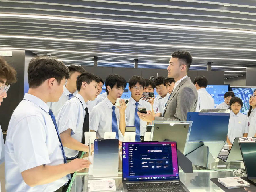 八維職業學校高職專科的精英搖籃鑄就職業精英的輝煌舞臺