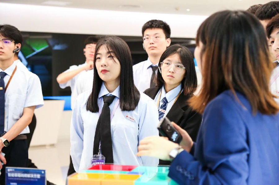 八維職業(yè)學(xué)校解鎖職業(yè)技能新高度打造多元化精英之路