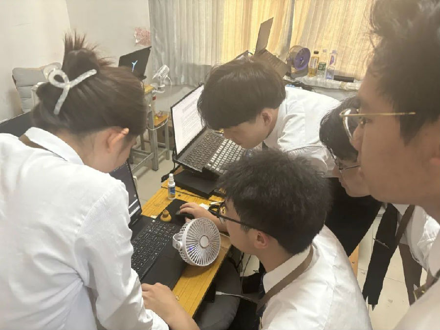 八維職業學校大數據專業風采綻放引領科技潮流解鎖就業薪動力