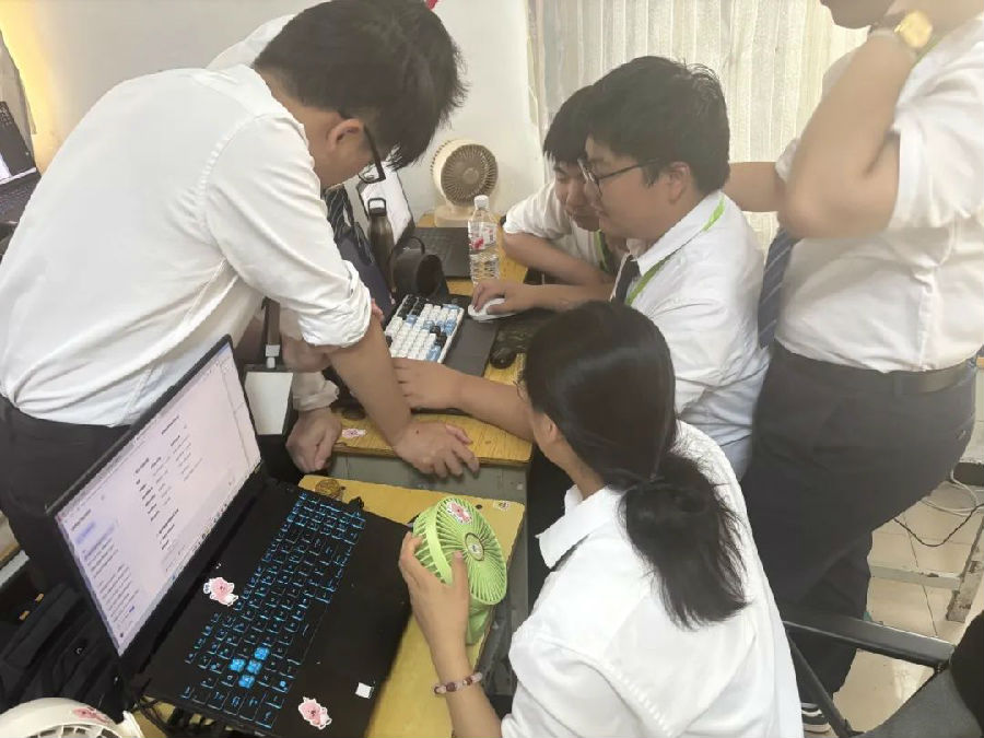 八維職業學校大數據專業風采綻放引領科技潮流解鎖就業薪動力