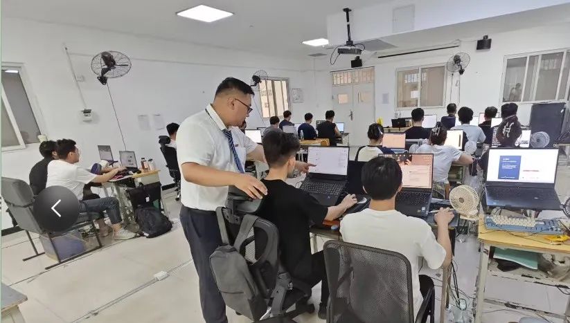 八維職業學校大數據專業風采綻放引領科技潮流解鎖就業薪動力