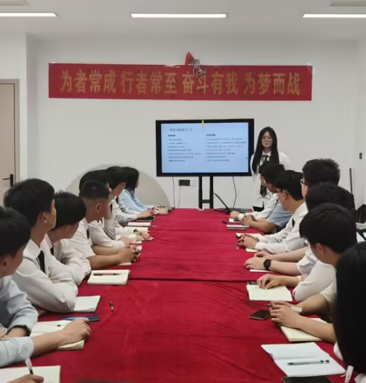 八維職業學校探索云計算專業的無限可能打造數字時代硬核技術精英