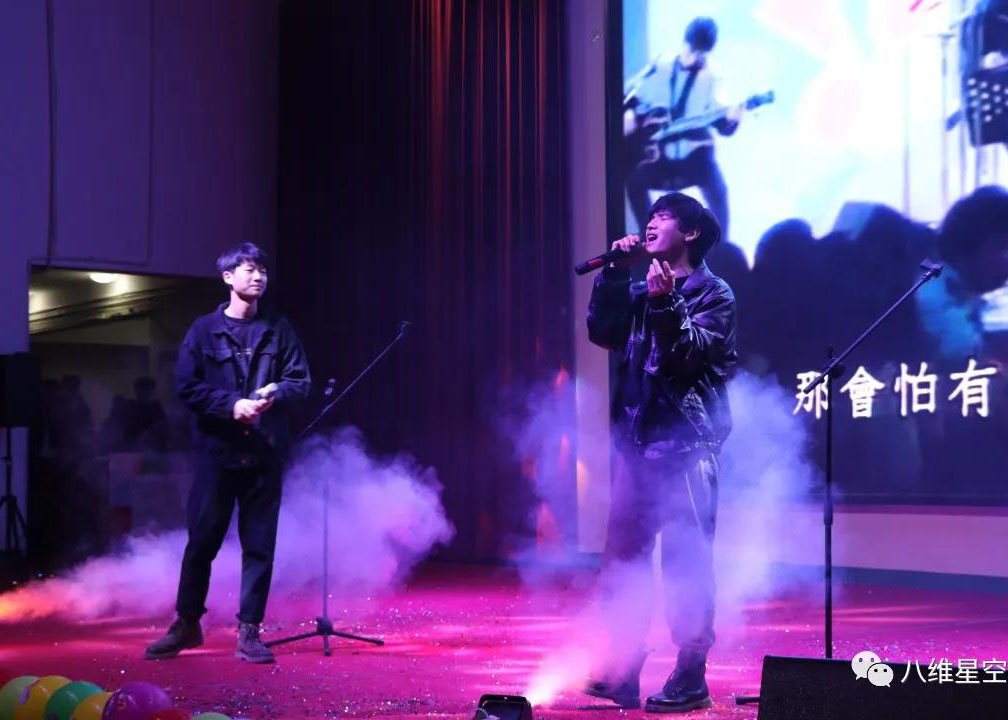 八維職業(yè)學校學子校園生活